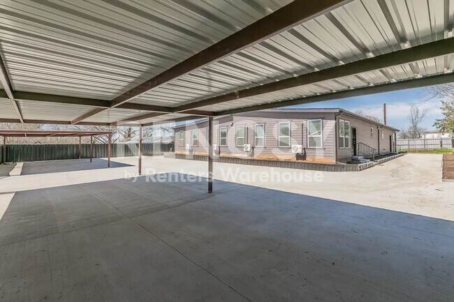 Building Photo - Modern Country Living – Spacious 1BR/1BA with Fresh Updates in Newark, TX!
