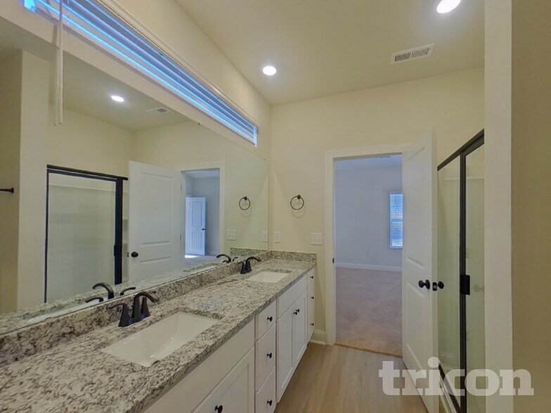 Building Photo - 6442 Fairford Dr