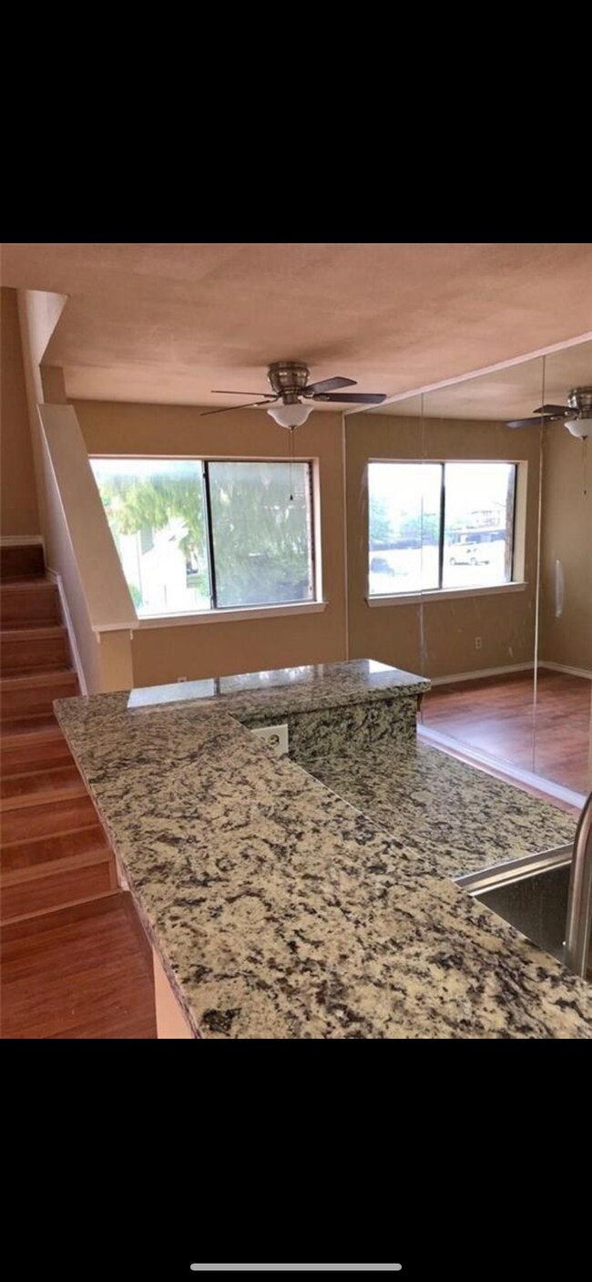 Building Photo - 9801 Walnut St