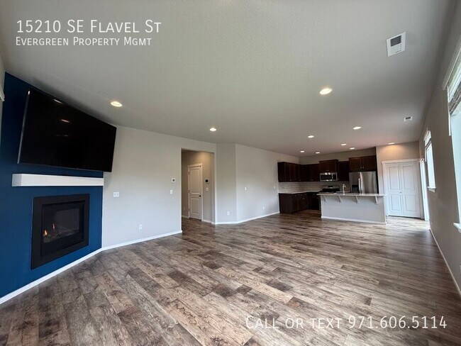 Building Photo - 15210 SE Flavel St