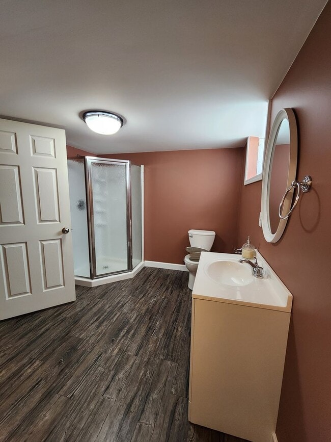 Building Photo - Beautiful 3 Bedroom Home For Rent