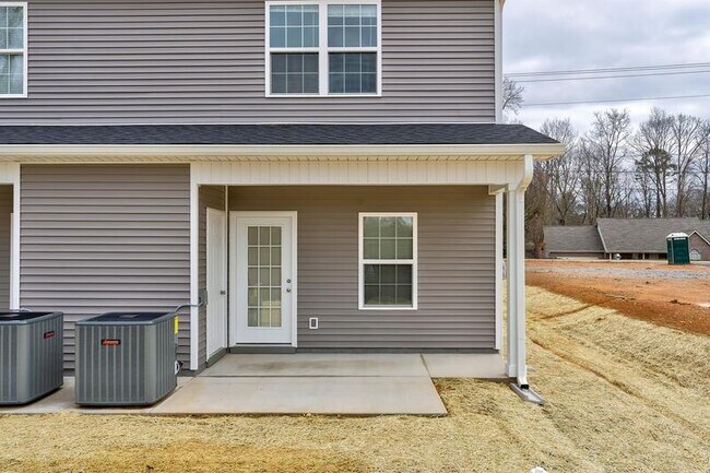Building Photo - 2805 Cruze Dr