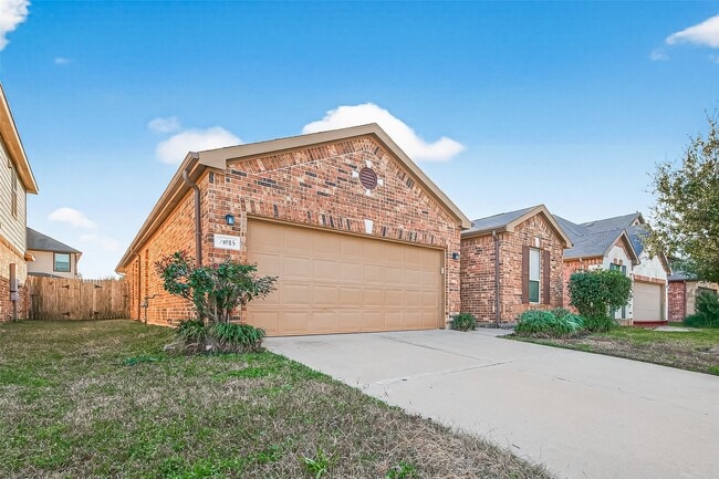 Building Photo - 21015 Blackstone Villa Ln