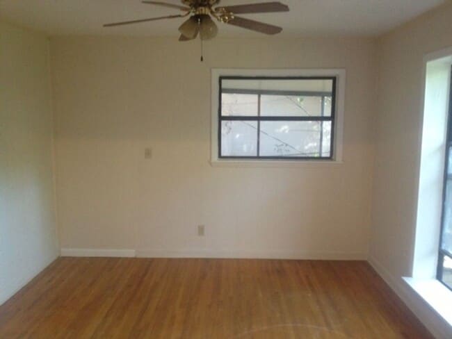 Building Photo - Charming 4BR/2BA Home with Elegant Features and Outdoor Bliss!