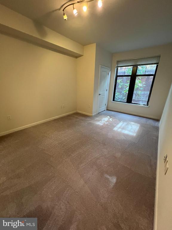 Building Photo - 1021 N Garfield St