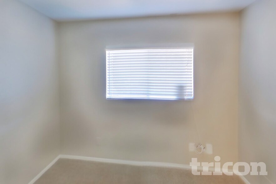 Building Photo - 3018 S Standage