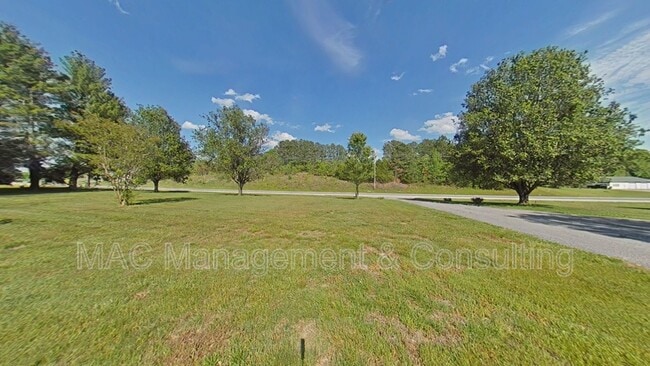 Building Photo - 4914 S Grundy Quarles Hwy
