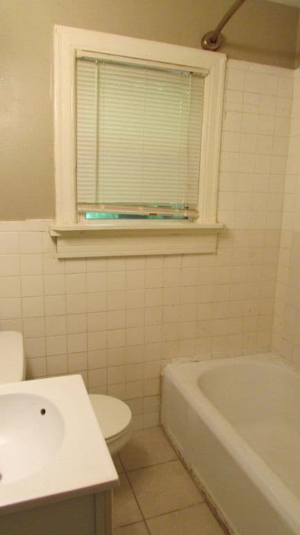 Building Photo - 1329 NW 95th St