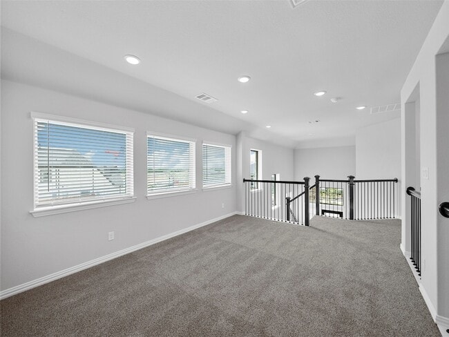 Building Photo - 3049 Elmwood St