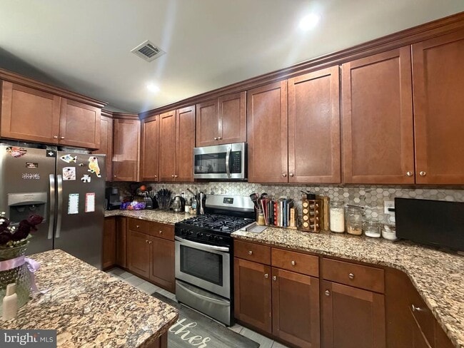 Building Photo - 1120 Munyon Dr