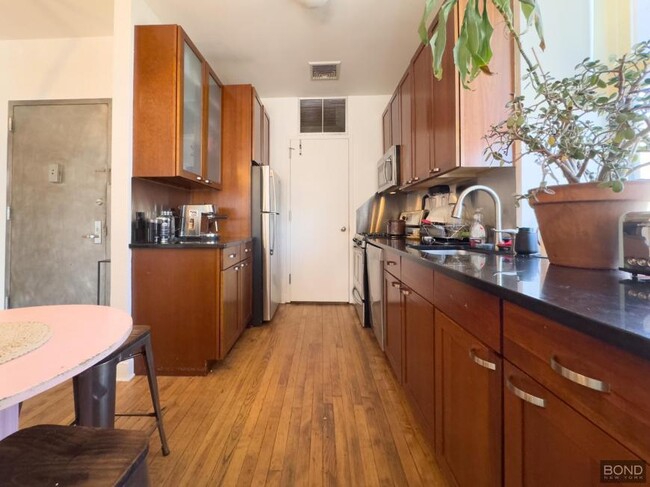 Building Photo - 1 bedroom in Brooklyn NY 11211