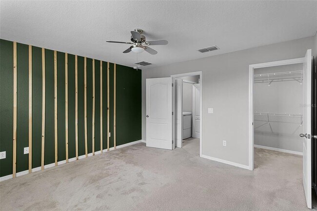 Building Photo - 228 Primrose Dr