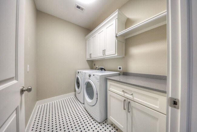 Building Photo - 3619 Alba Rd