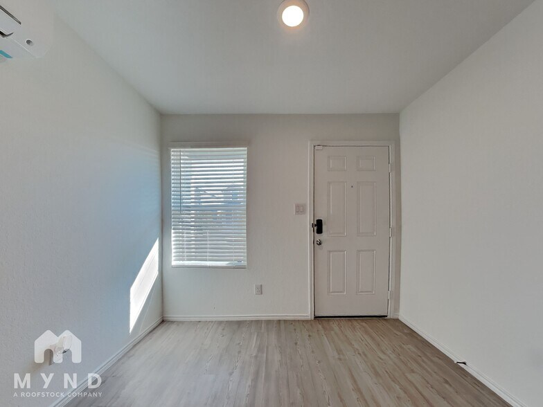 Building Photo - 7157 Elm Cv