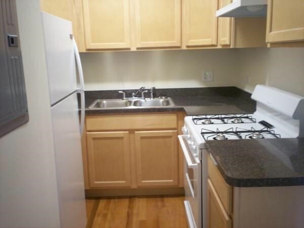 Kitchen - The Shore Residences – 7350 S. Phillips Av...