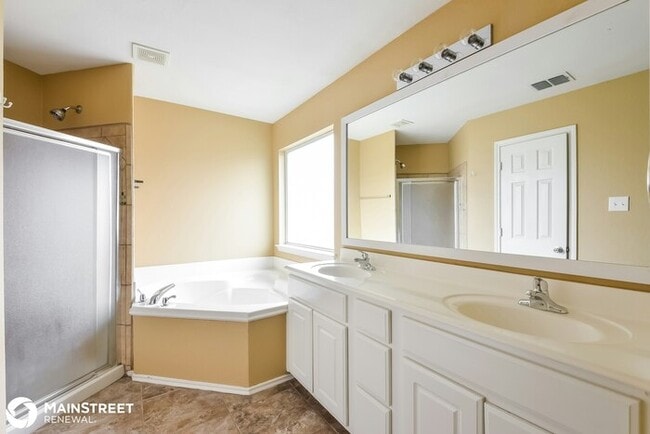 Building Photo - 5502 Hidden Canyon, San Antonio, TX 78252