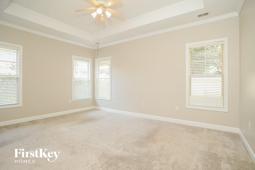 Building Photo - 207 Hickory Nut Ln