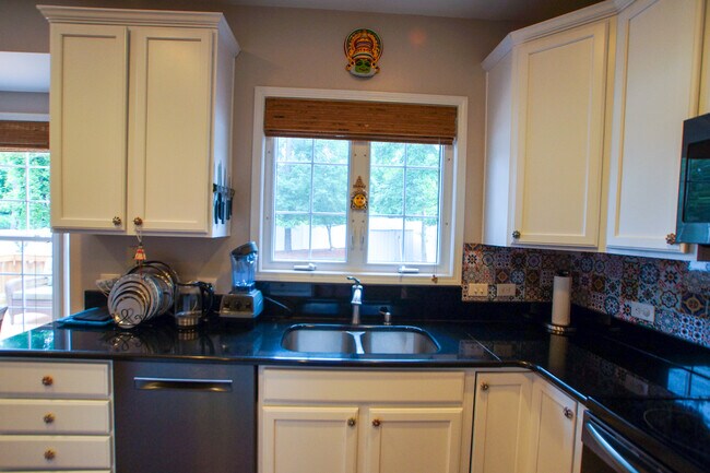 Building Photo - 314 Capistrane Dr