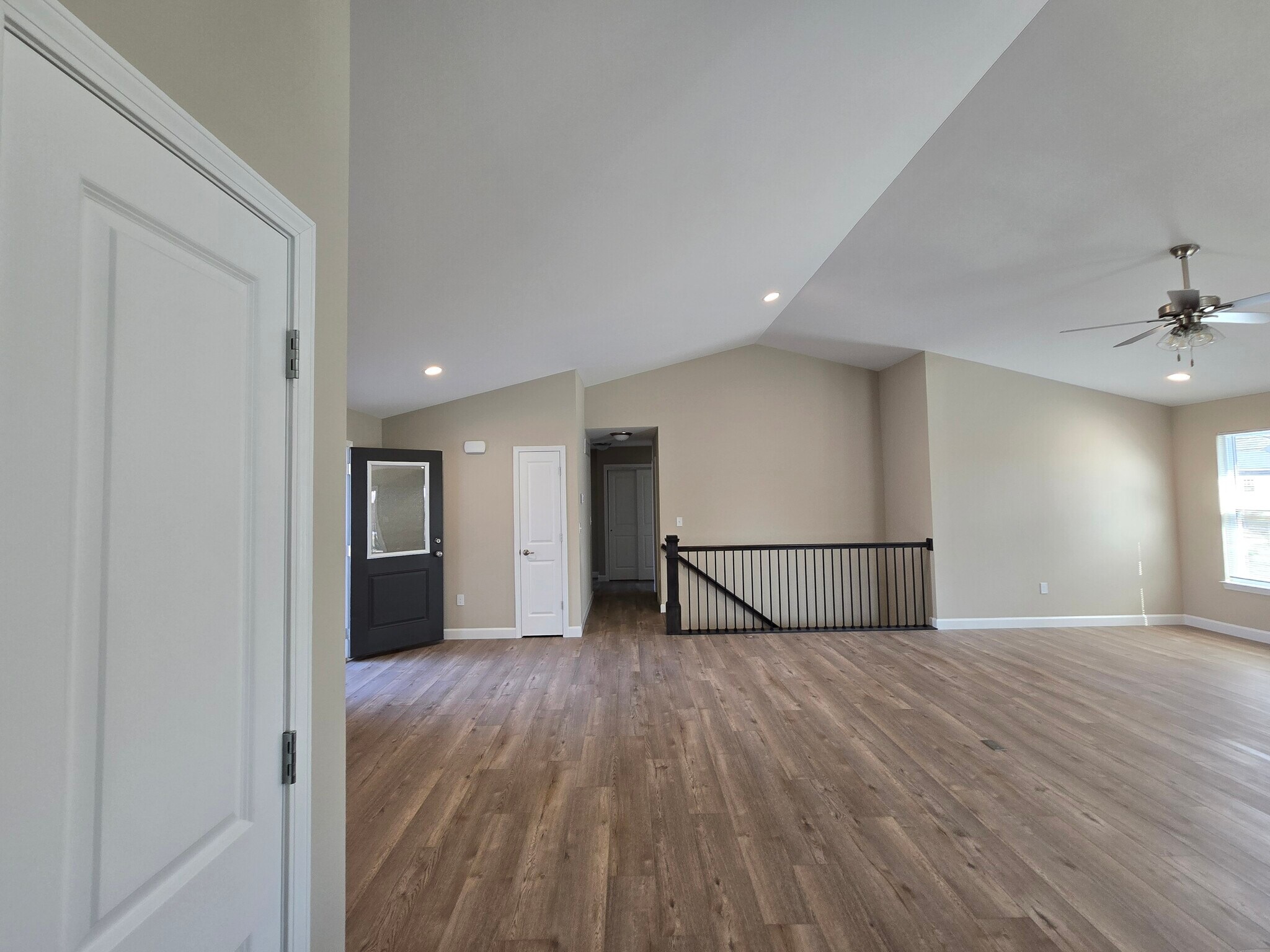 Building Photo - 5 Anita Ct