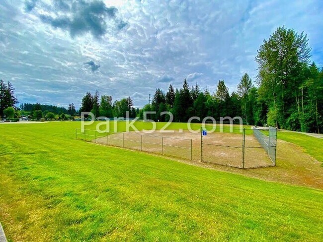 Building Photo - 1 Bedroom 1 Bathroom Ground Floor Bonney Lake Condo