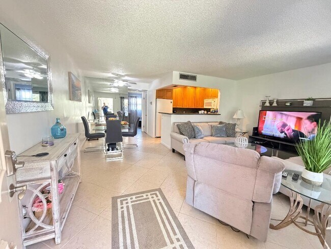Building Photo - 638 Snug Harbor Dr