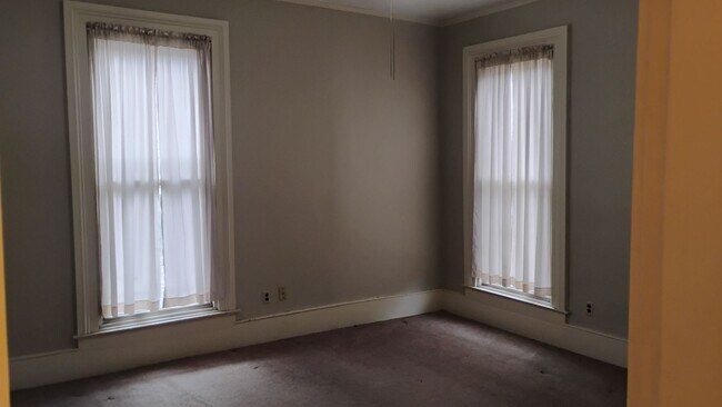 Building Photo - 26 E Mechanic St