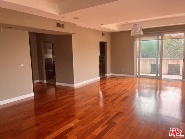 Building Photo - 8609 W Knl Dr