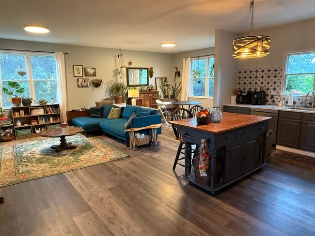 Building Photo - 58 Bon Aire Dr