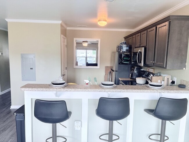 Building Photo - 456 Sullivan Loop Rd