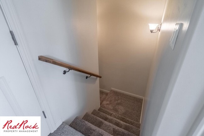 Building Photo - 3 Bedroom Townhome in Buena Vista Community