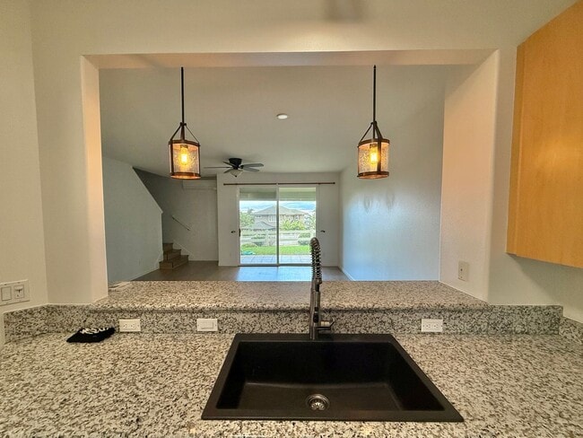 Building Photo - 3 Bedrooms / 2.5 Bathrooms Townhome at Ili...