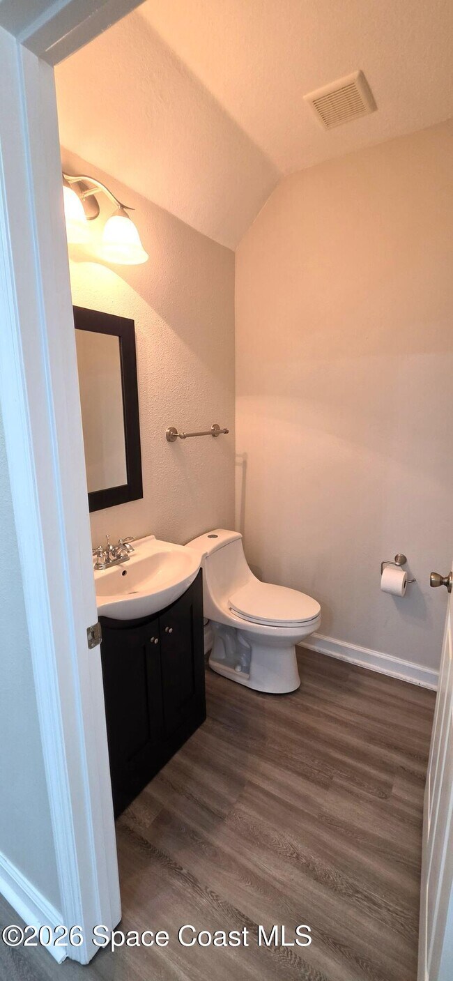 Building Photo - 1390 Lara Cir