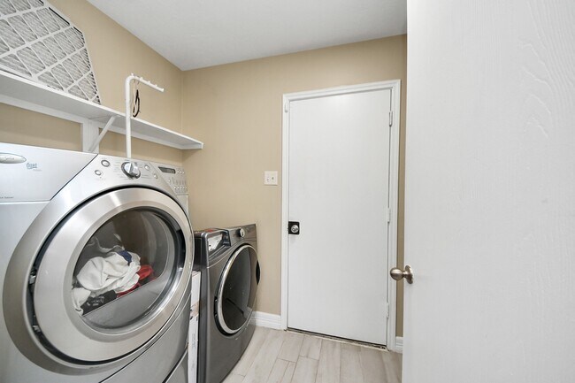 Building Photo - 19903 Bettencourt Ln