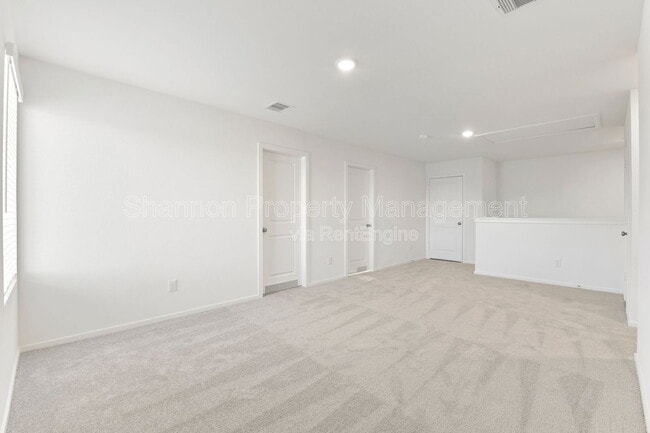 Building Photo - 253 Douglas Hls Dr