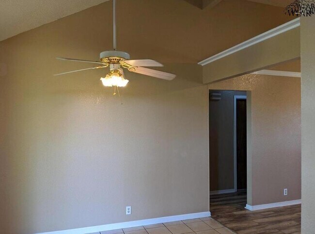 Building Photo - 1204 Lisa Ln