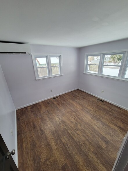 Unfurnished Bedroom 2 - 20 Princeton St