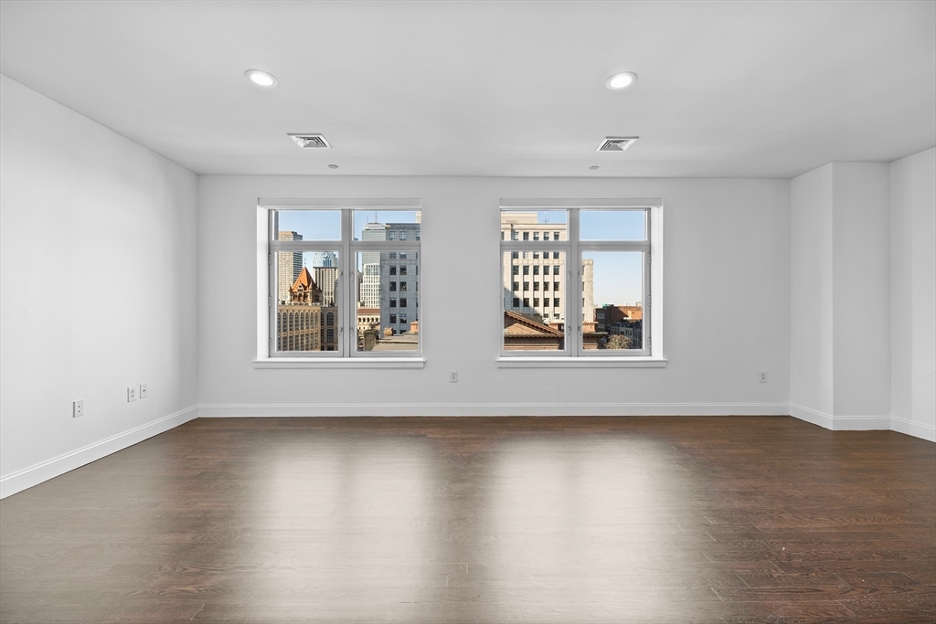 Building Photo - 425 Boylston St