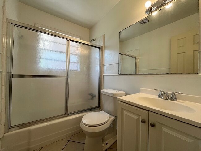 Building Photo - 7320 Briardale Dr