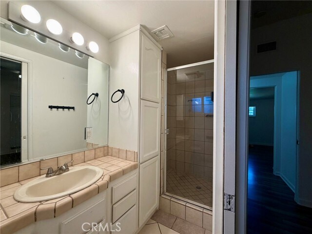 Building Photo - 832 S Prospero Dr