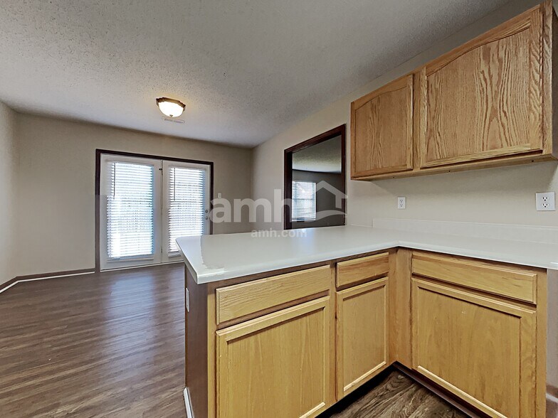 Building Photo - 2303 Sir Edward Ln