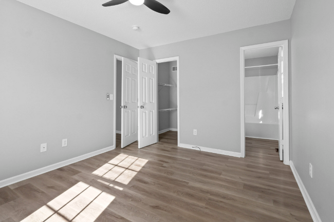 Building Photo - 515 Warbler Ct