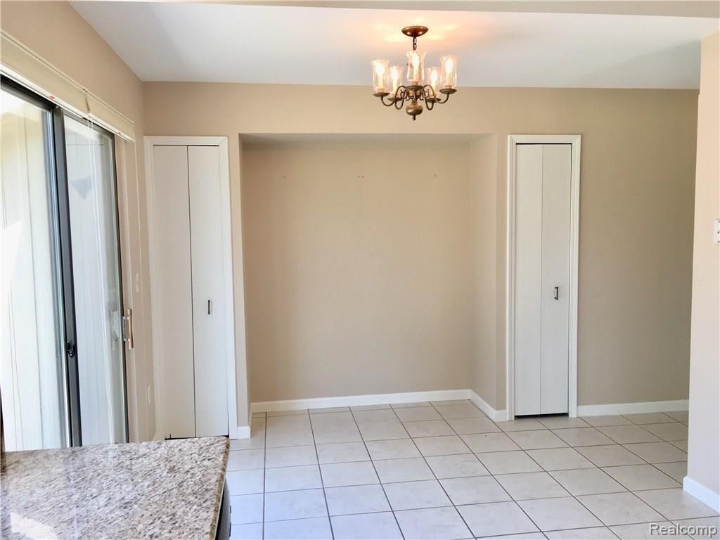 Building Photo - 1829 Golf Ridge Dr