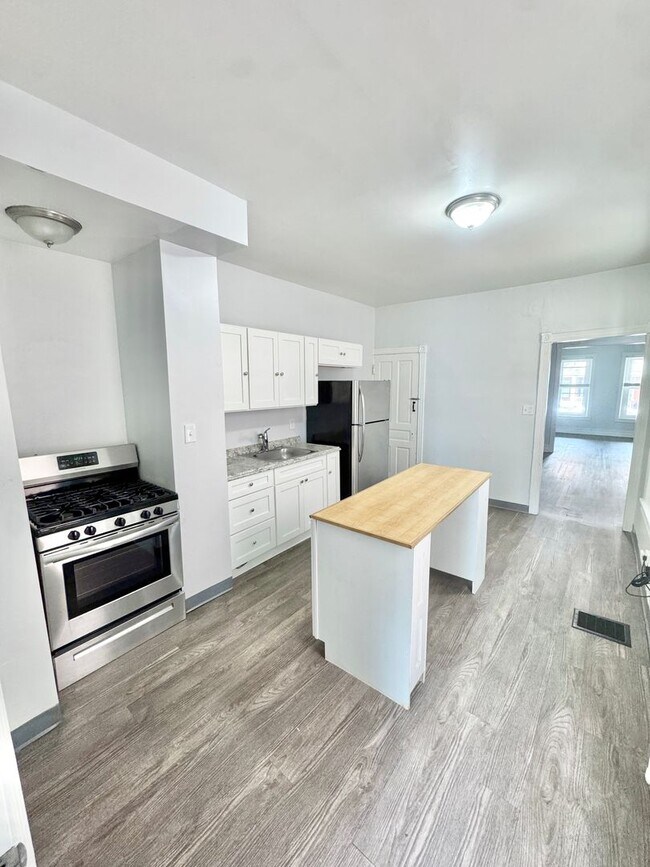 Building Photo - 1410 W Turner St