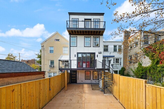 Building Photo - DC1026