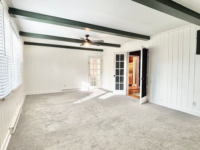 Building Photo - Spacious 3 Bedroom Convenient to Downtown High Point!