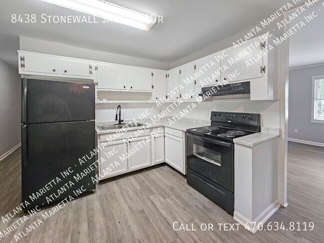 Building Photo - 8438 Stonewall Jackson Dr