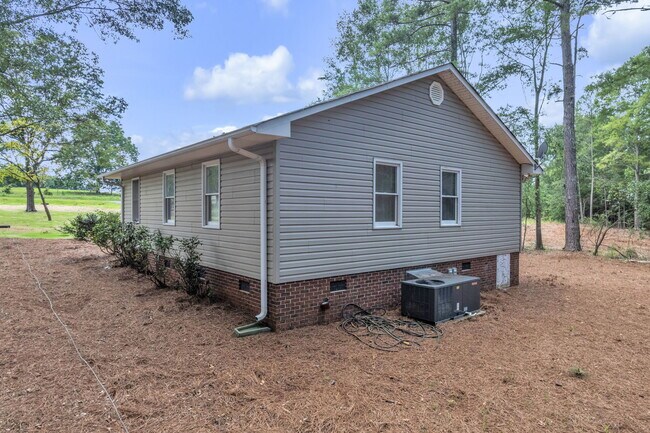 Building Photo - 297 Irby Rd
