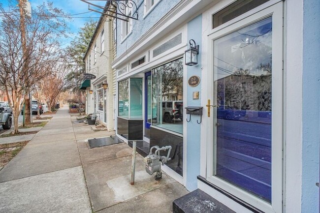 Building Photo - 1109 Caroline St