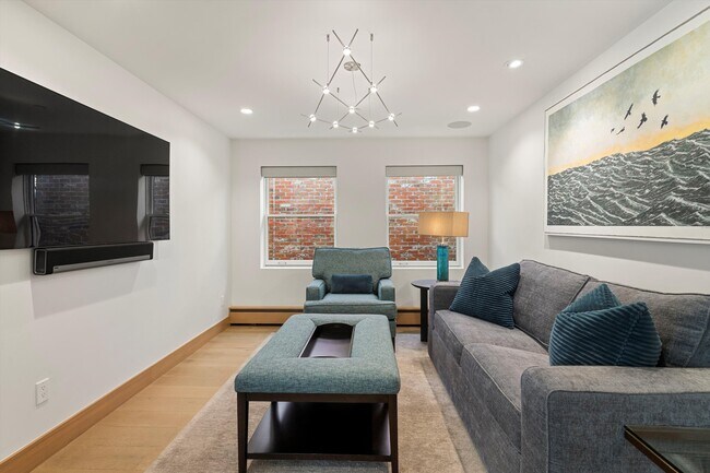 Building Photo - 447 E Cooper Ave