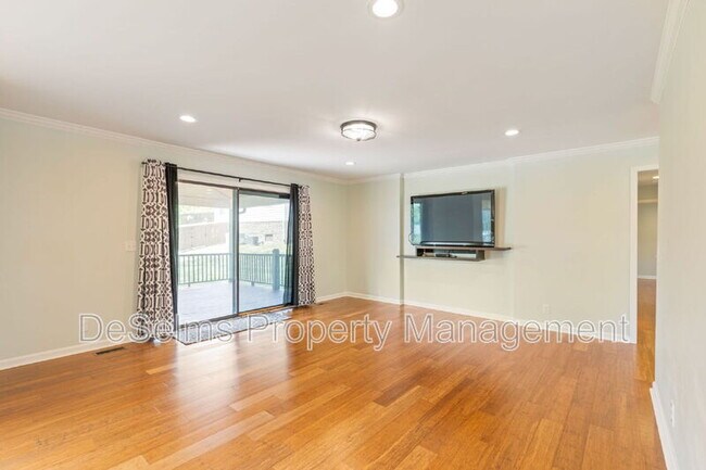 Building Photo - 6999 Tartan Dr